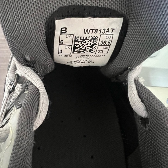 New Balance Gray Athletic Trail Running Shoes Women's Color Gray Sz 6 - Picture 8 of 15